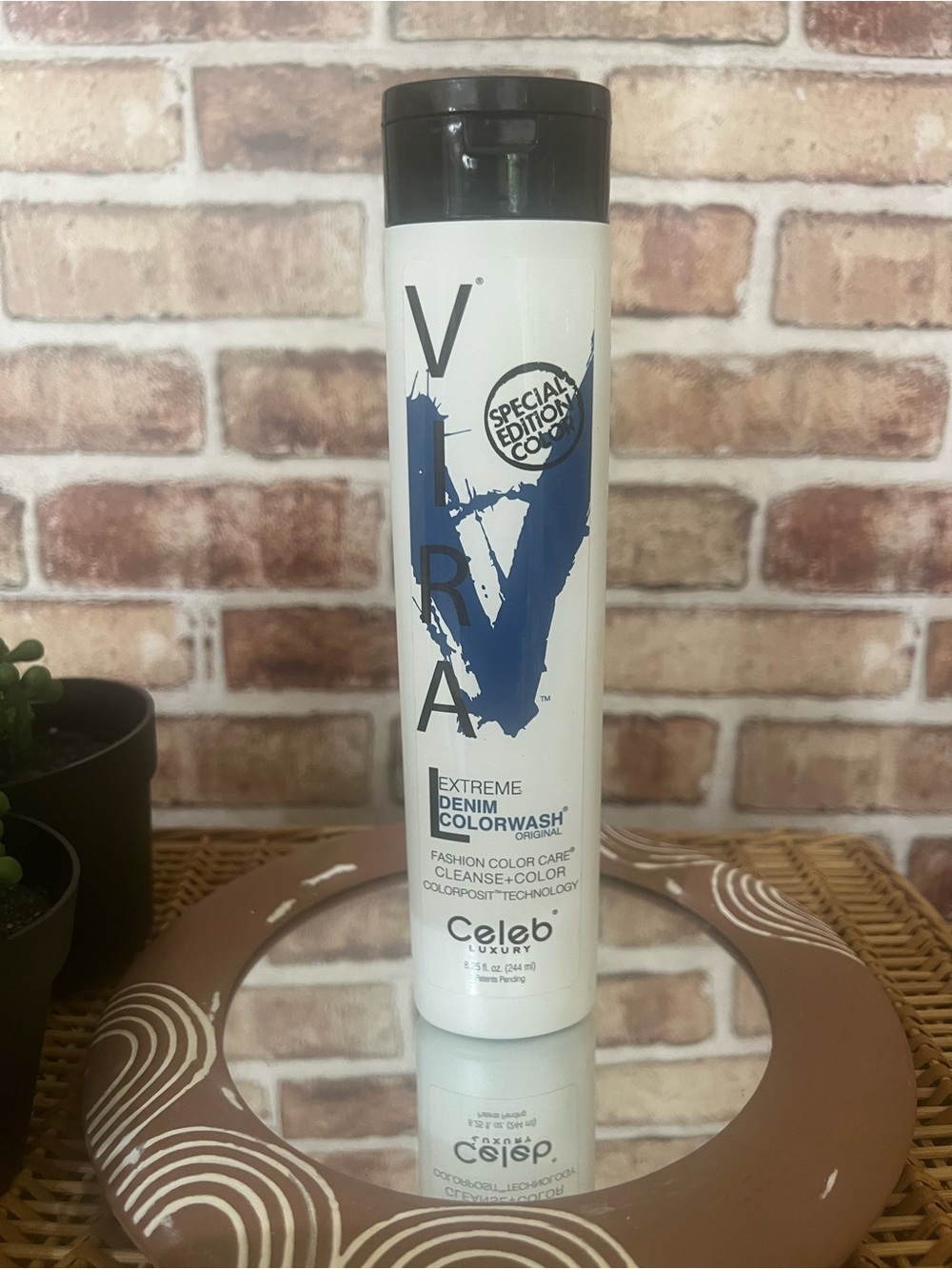 Viral Celeb Luxury Extreme         Denim Colorwash Shampoo- Blue